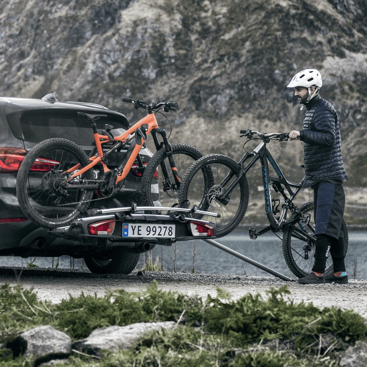 Thule Velo Space XT three-bike platform towbar bike rack black/aluminium Towbar Bike Rack
