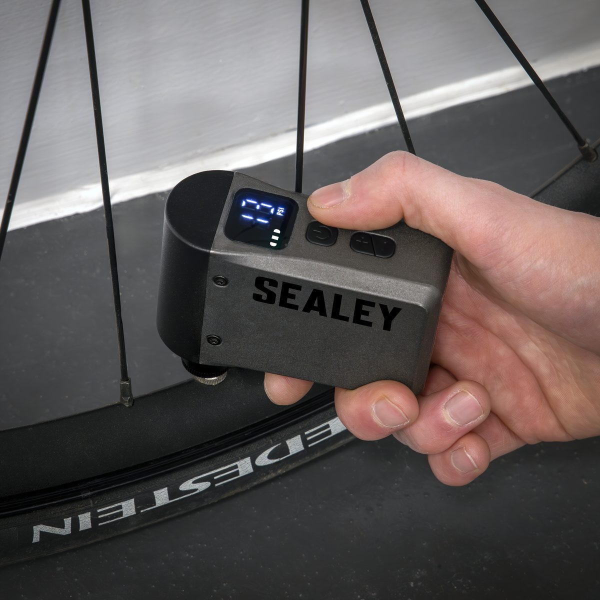 Sealey Mini Digital Bike Pump CTI100 120psi Rechargeable