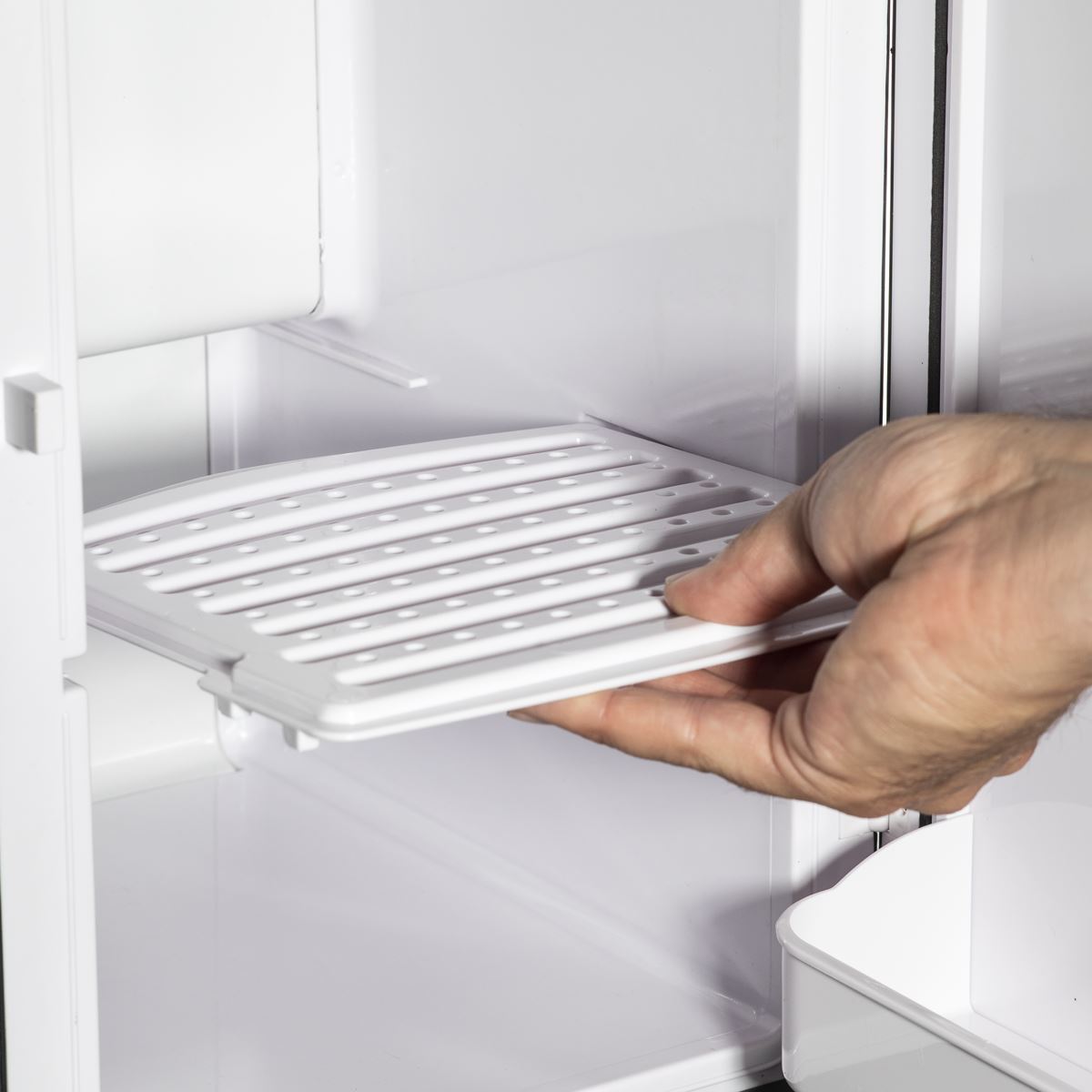 Baridi Mini Fridge/Warmer 15L Capacity 12V/230V - White DH94
