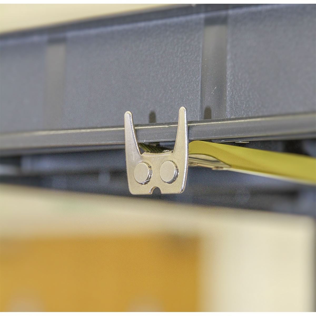 Sealey Heavy-Duty Measuring Tape 8m(26ft) SMT8H