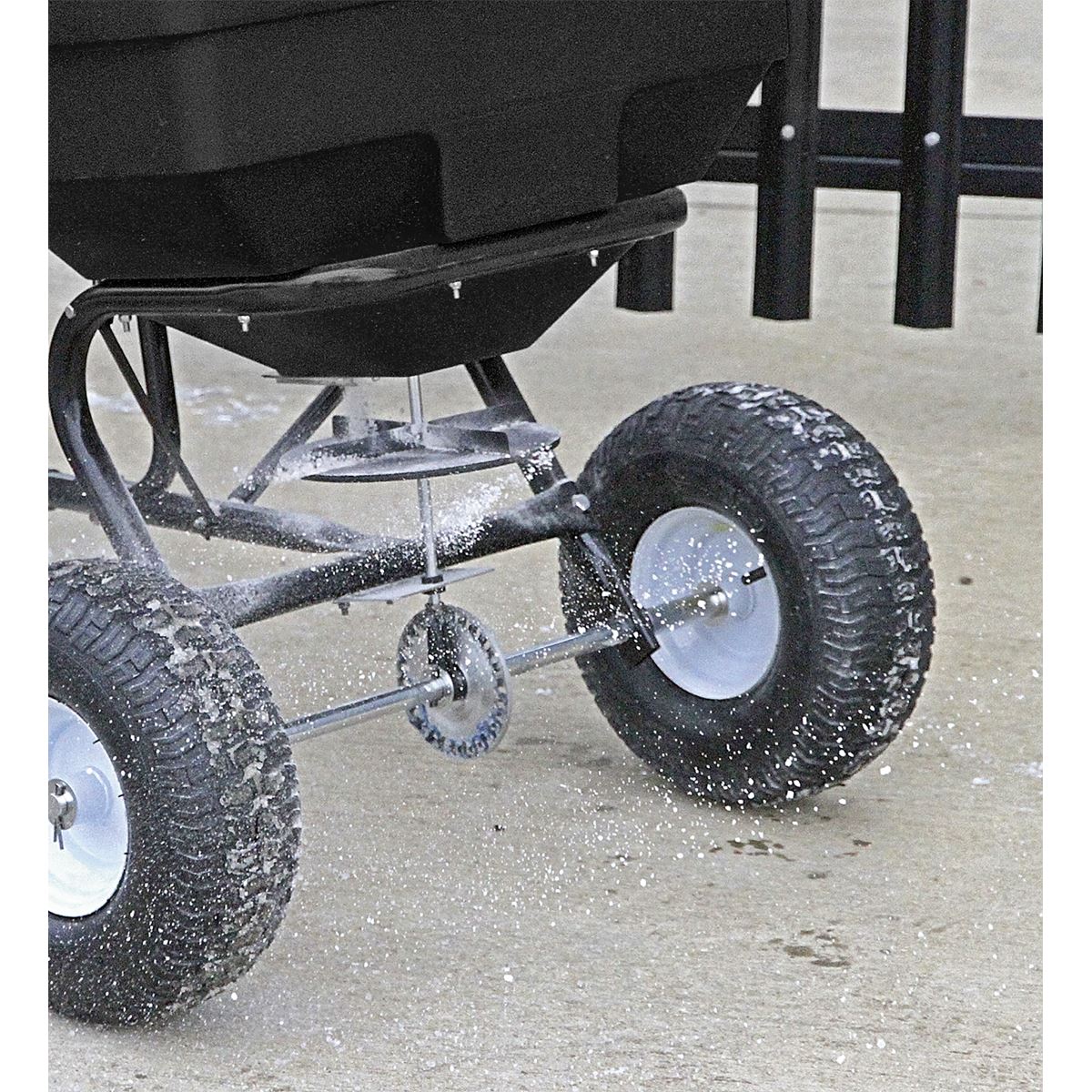 Broadcast Spreader 80Kg Tow Behind