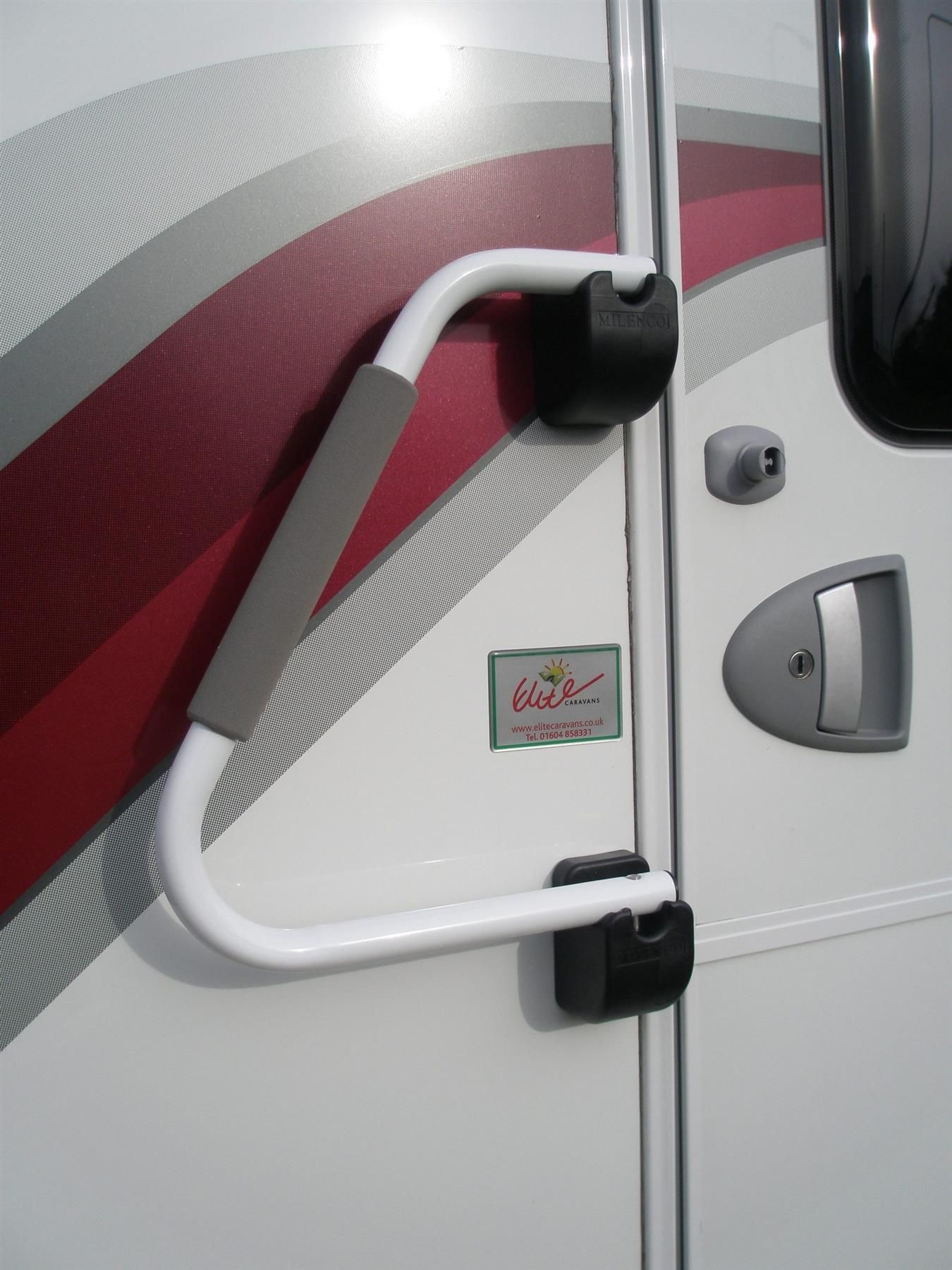 Milenco Safety Hand Rail XL – Black Non-Locking Caravan & Motorhome Grab Handle (Easy 4-Screw Fit)