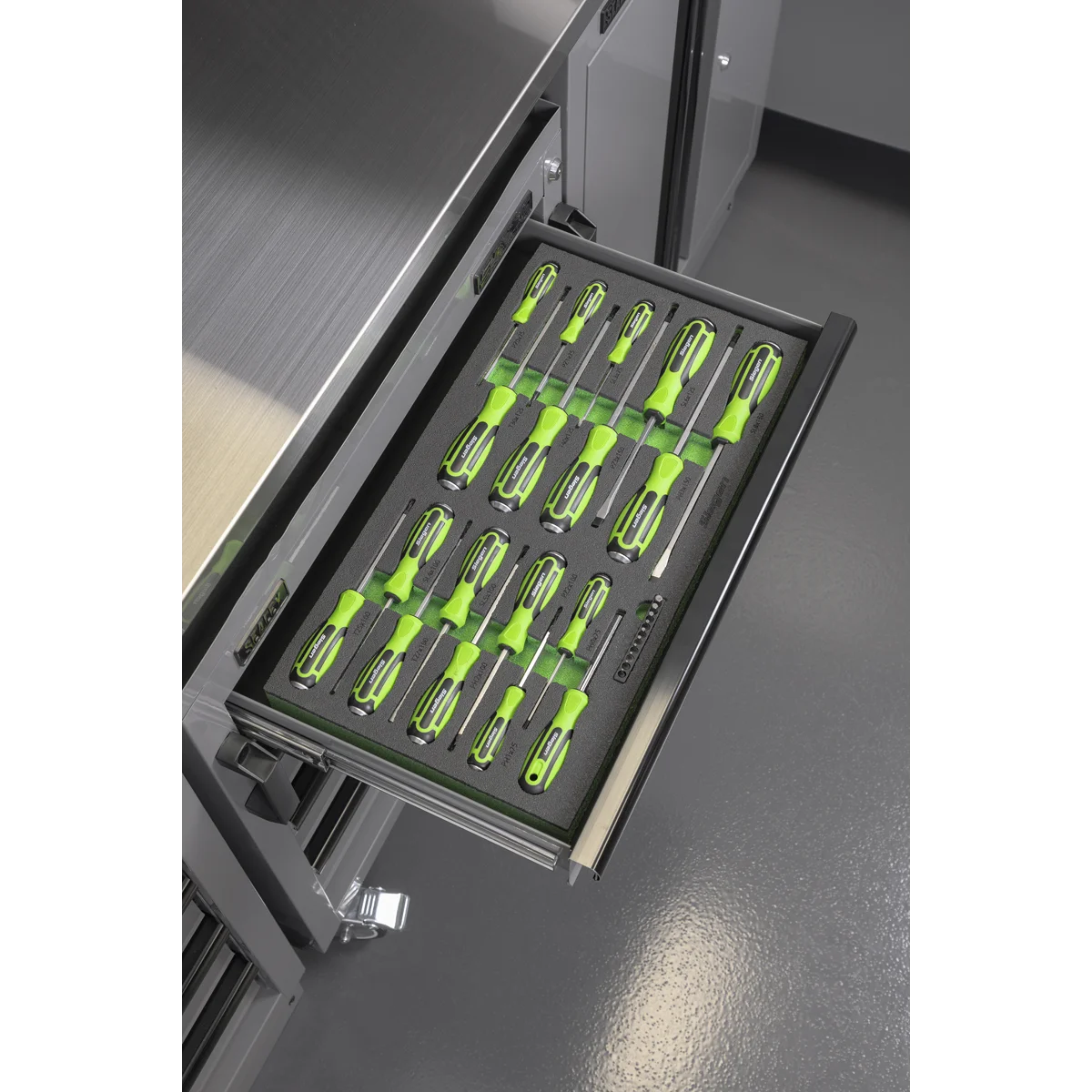 Sealey Siegen Hammer-Thru Screwdriver Bit Set 28 Piece with Tool Tray