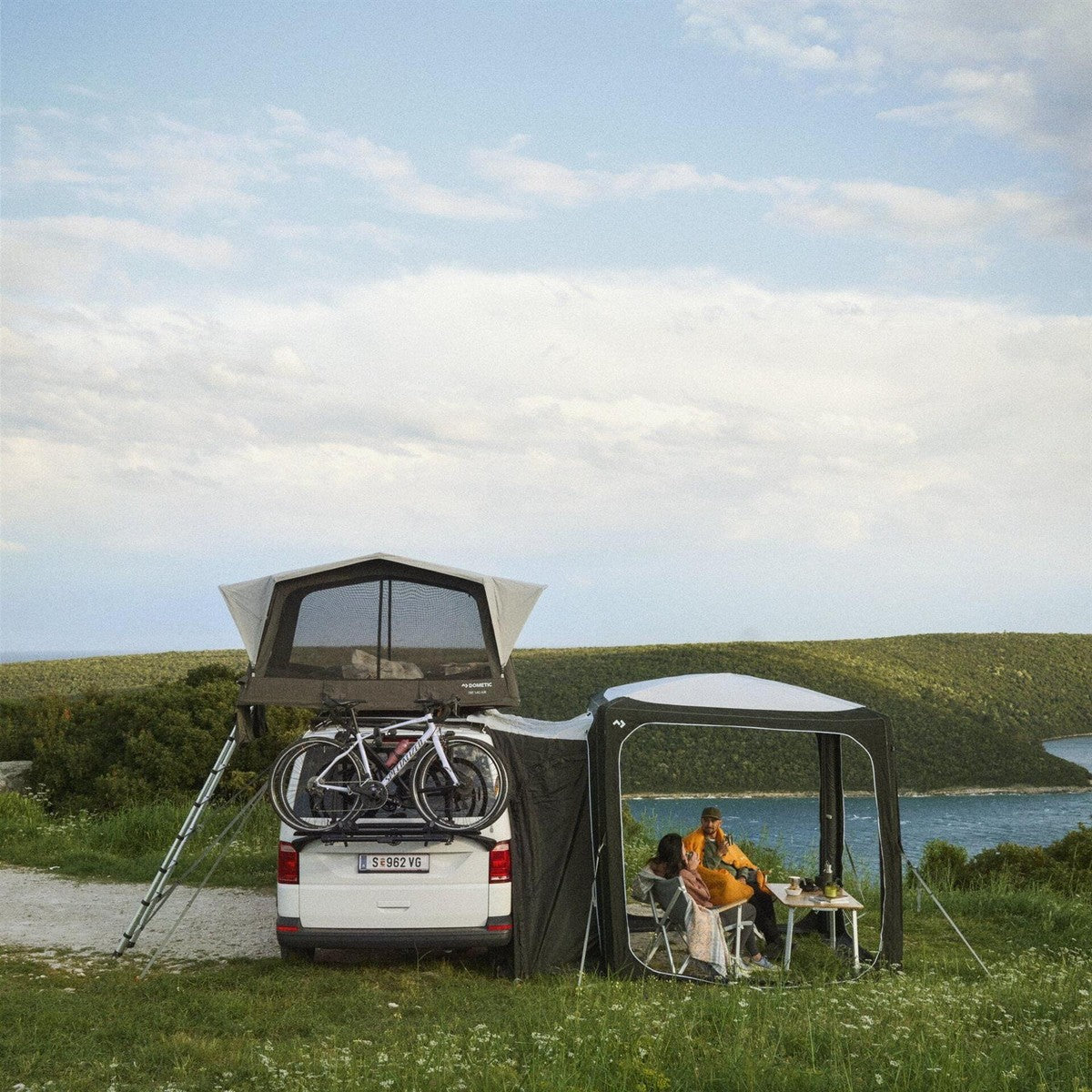 Dometic HUB 1.0 VW Connection Tunnel Modular Shelter