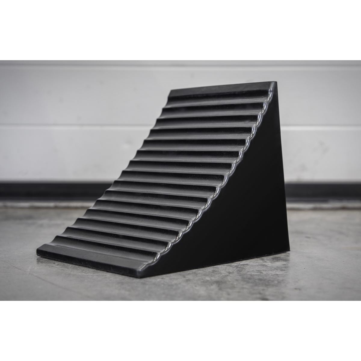 Sealey Heavy-Duty Rubber Wheel Chock - Single CWC01
