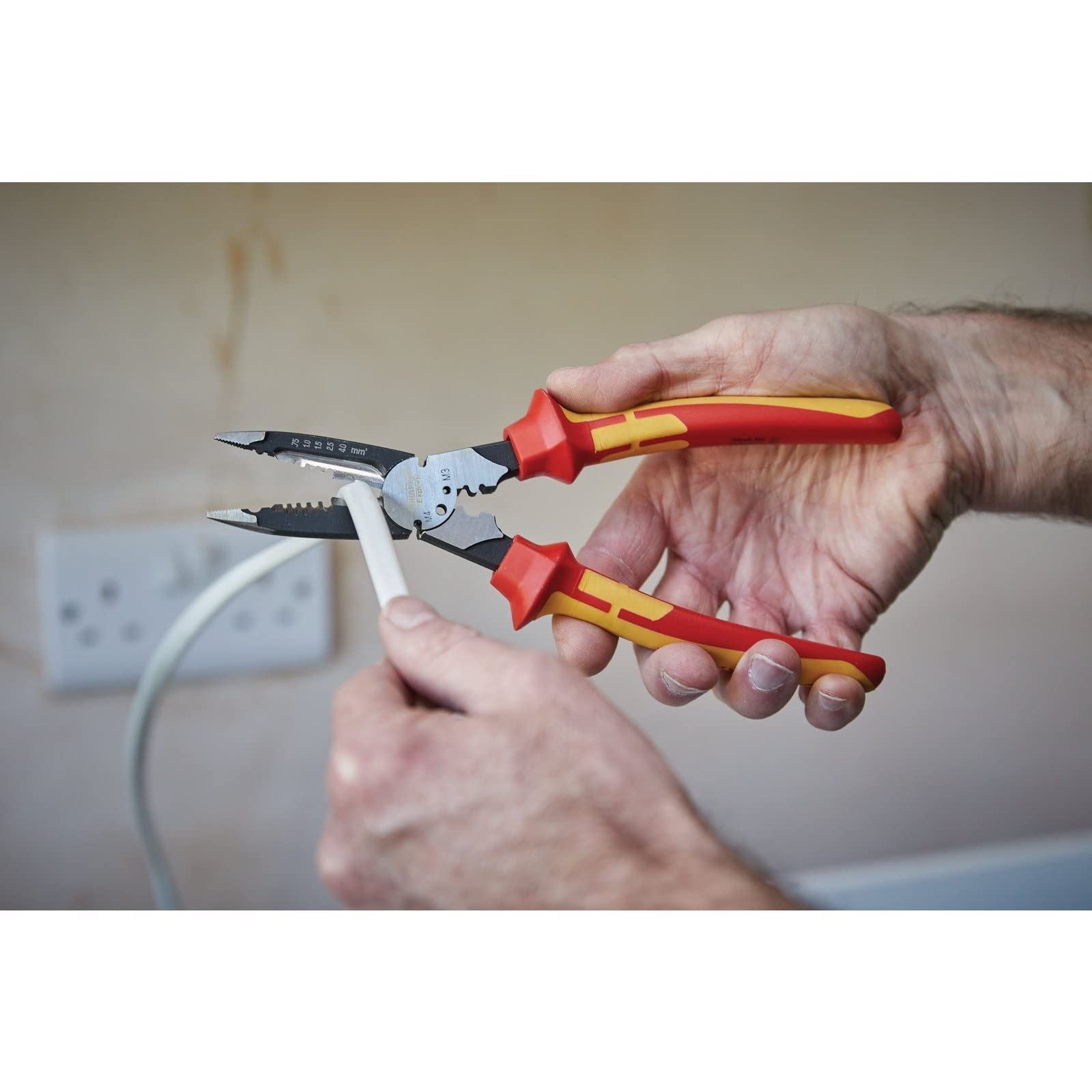 Draper XP1000 VDE Multi-Purpose Pliers, 225mm 94642