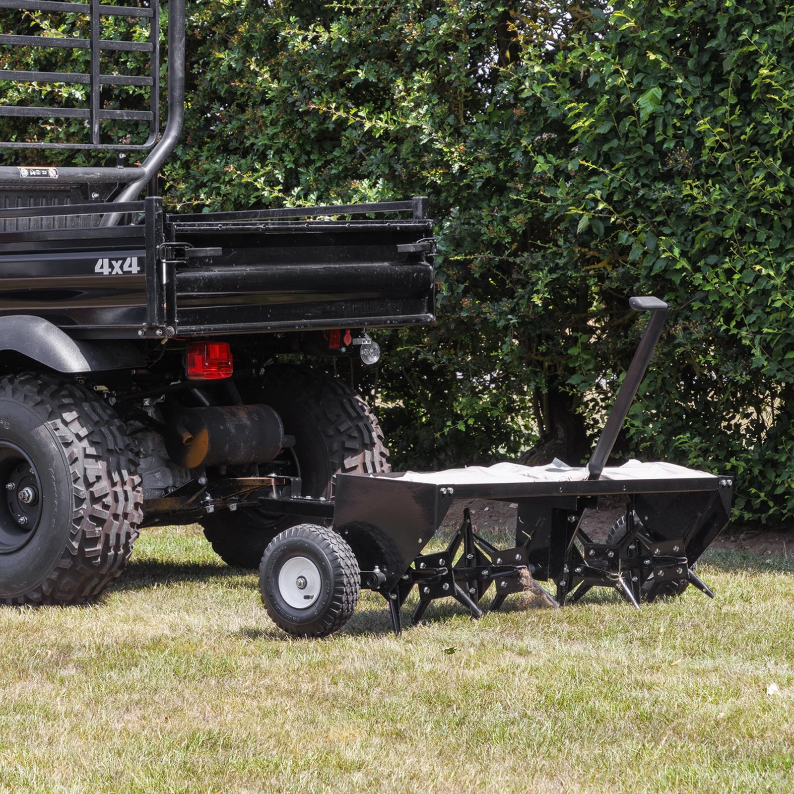 Sealey 48" Tow Behind Plug Aerator SLA48T - 95kg Capacity