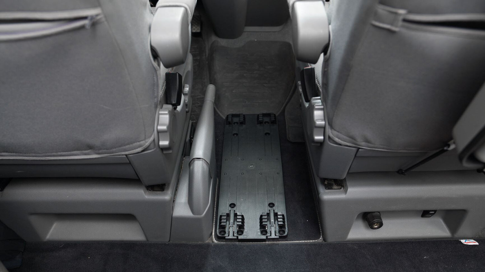 Outwell Arctic Chill 8 Coolbox Black & Grey
