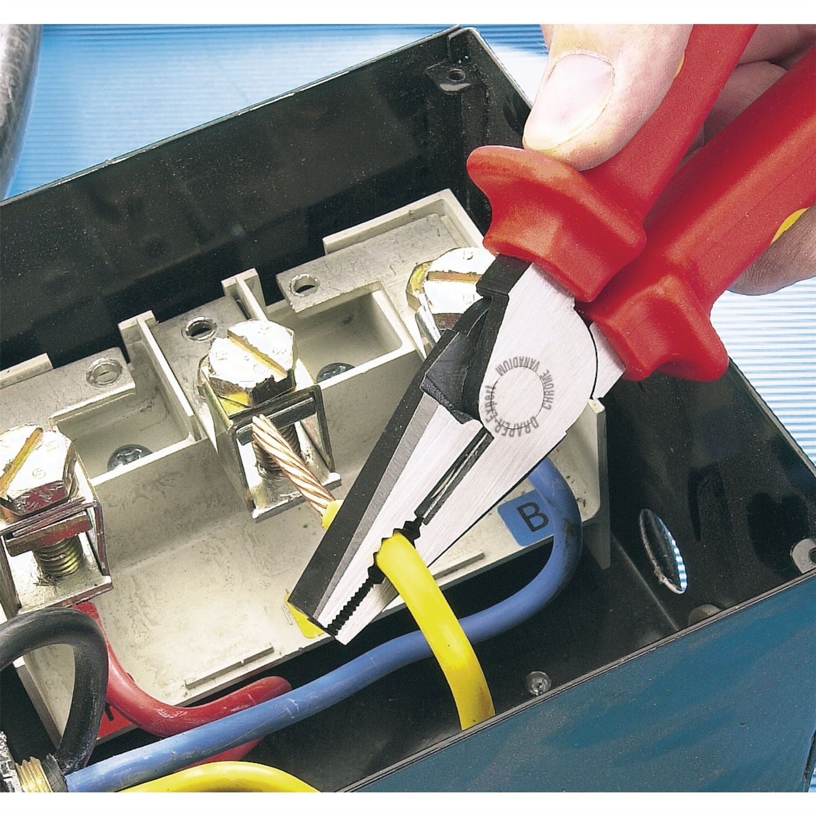 Draper VDE Approved Fully Insulated High Leverage Combination Pliers, 200mm