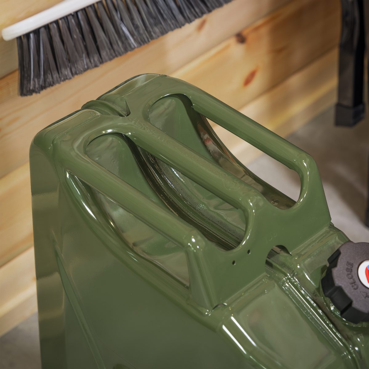Sealey Screw Cap Metal Jerry Can 20L Green