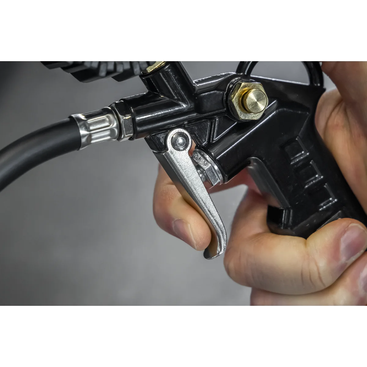 Sealey Digital Tyre Inflator SA332D 12bar with Clip-On Connector