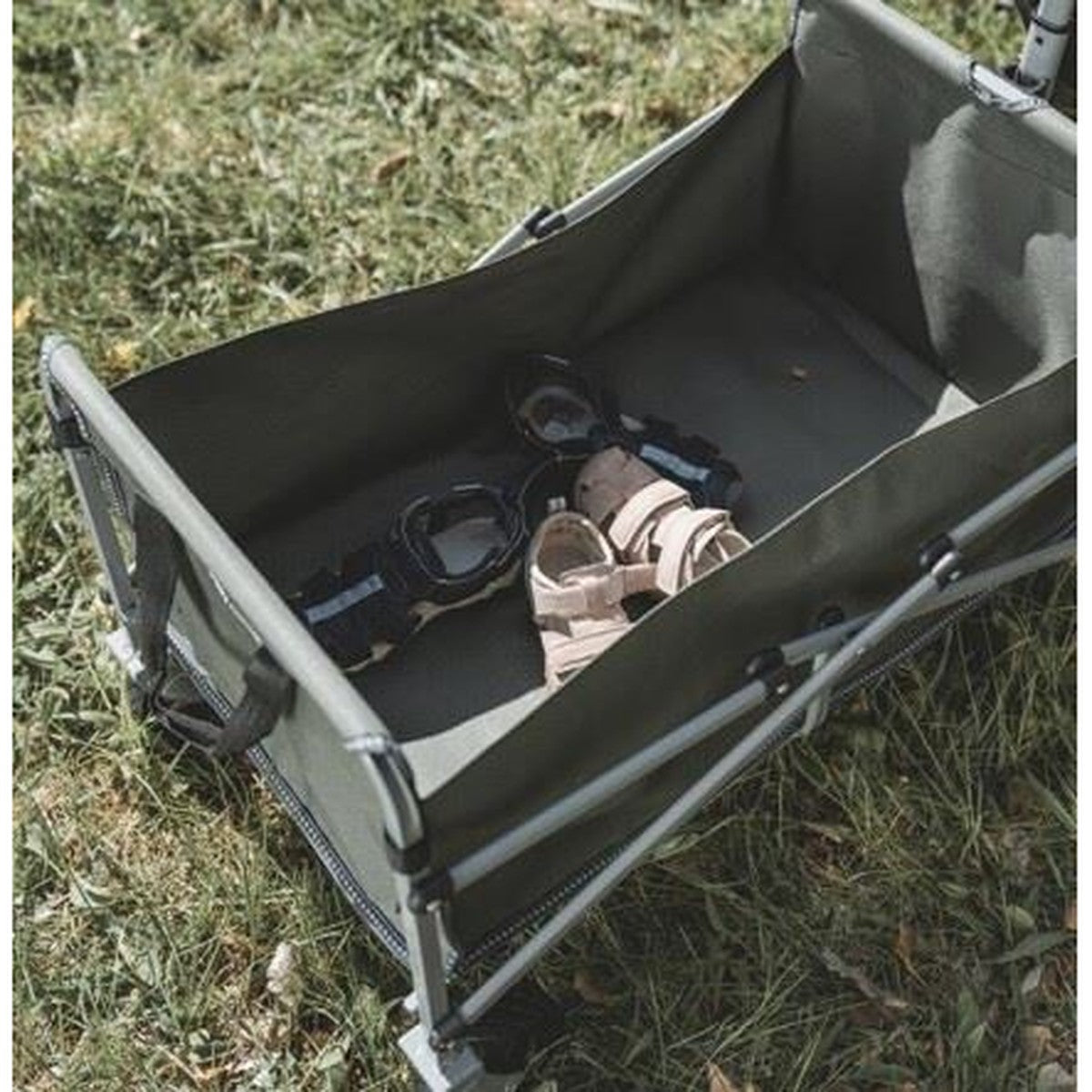 Easy Camp Hornbeam Transporter Pull Along Camping Trolley 58L 60KG