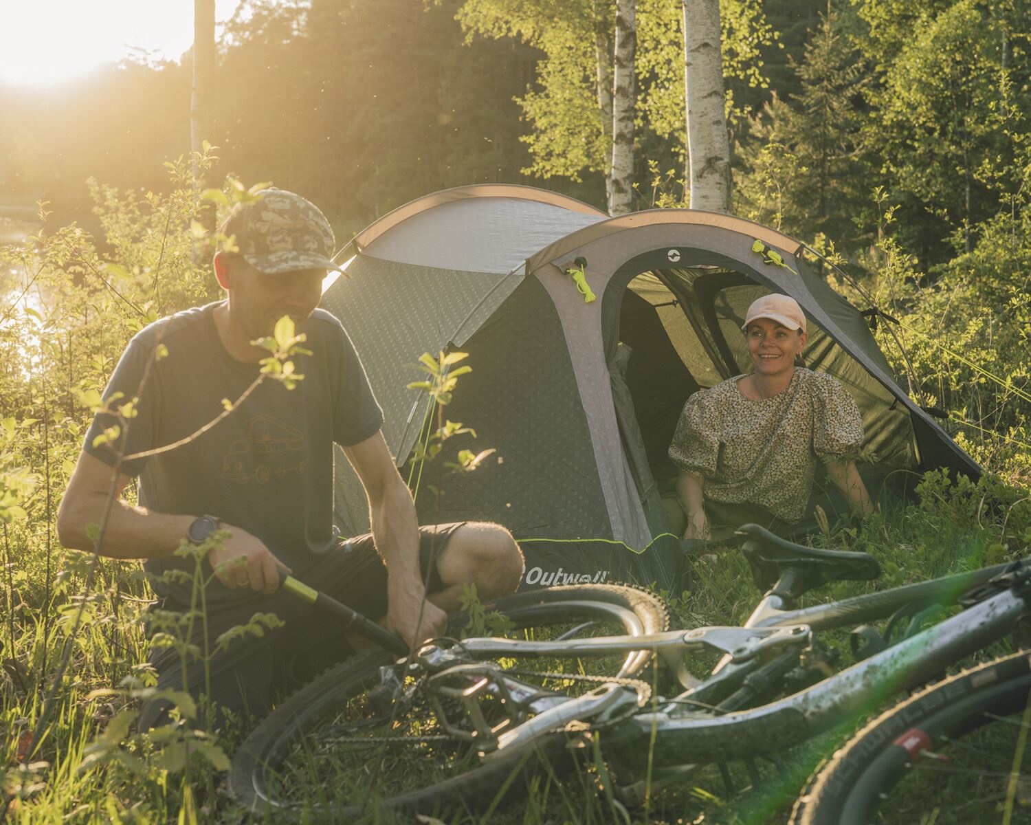 Outwell Earth 5 Plus Pole Tent Green 5 Person