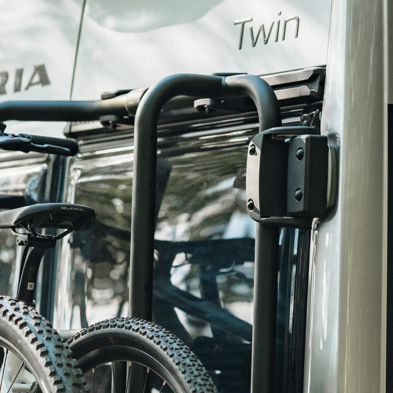 Thule Mounting Rail | Top + Bottom Black (Ducato/Jumper/Boxer from 2007 onwards)