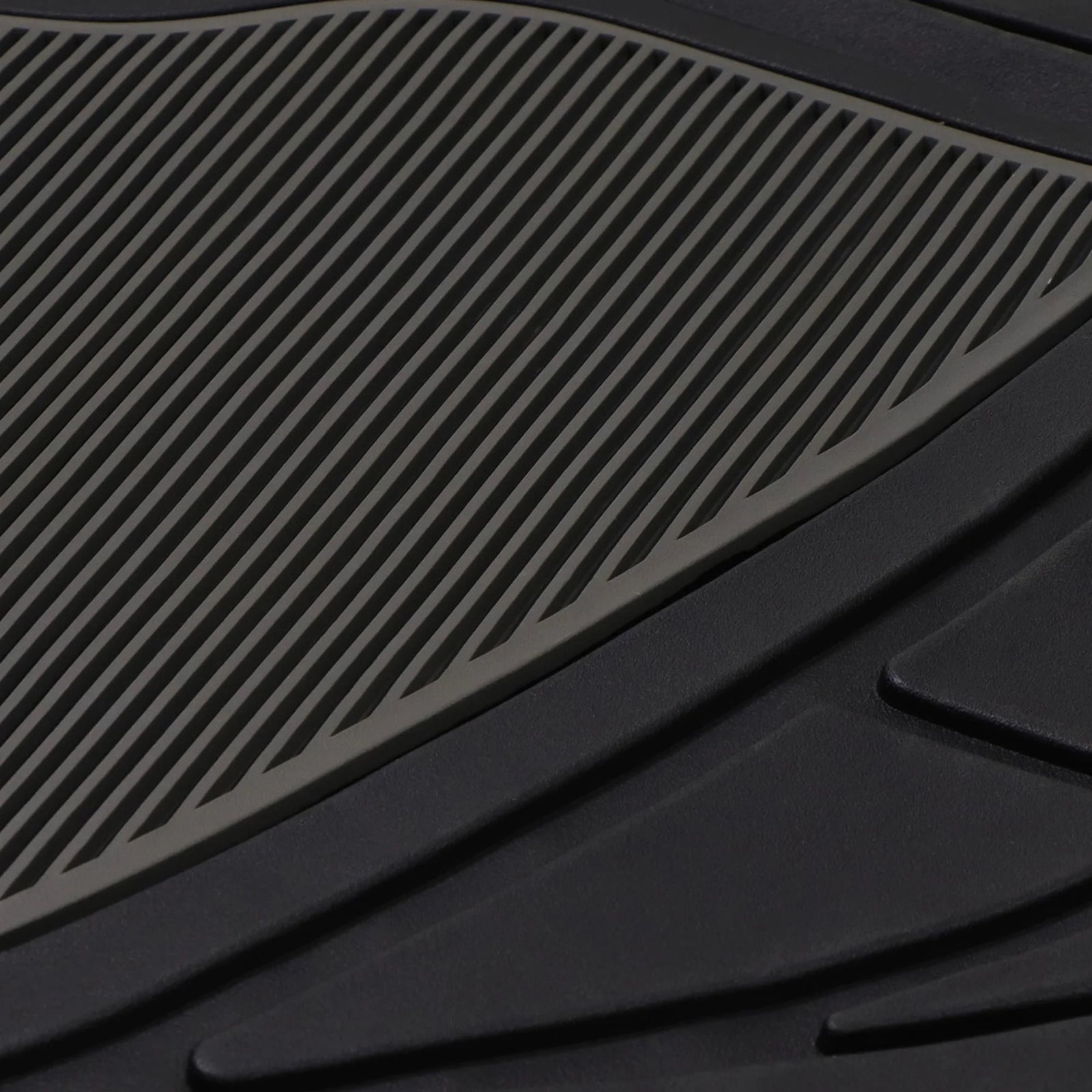 Streetwize Deluxe Celebrity Rubber Car Mat Set with Full Cross Rear - SWCM101