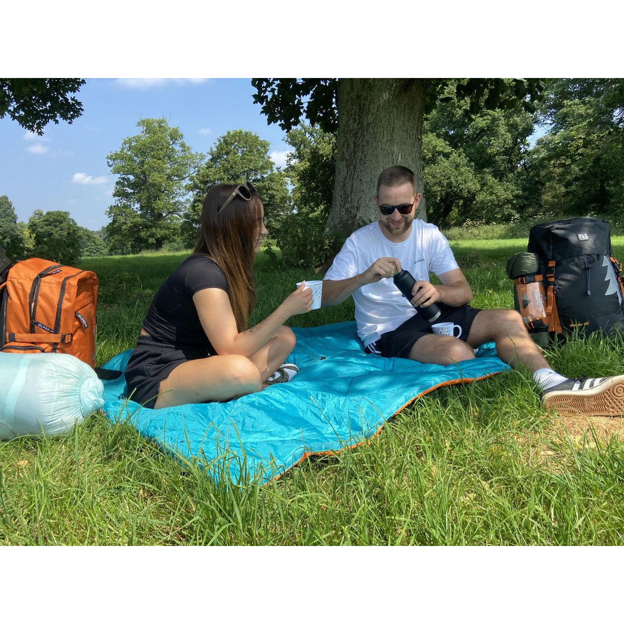 Olpro Blanco Outdoor Camping Blanket (Verdant Blaze)