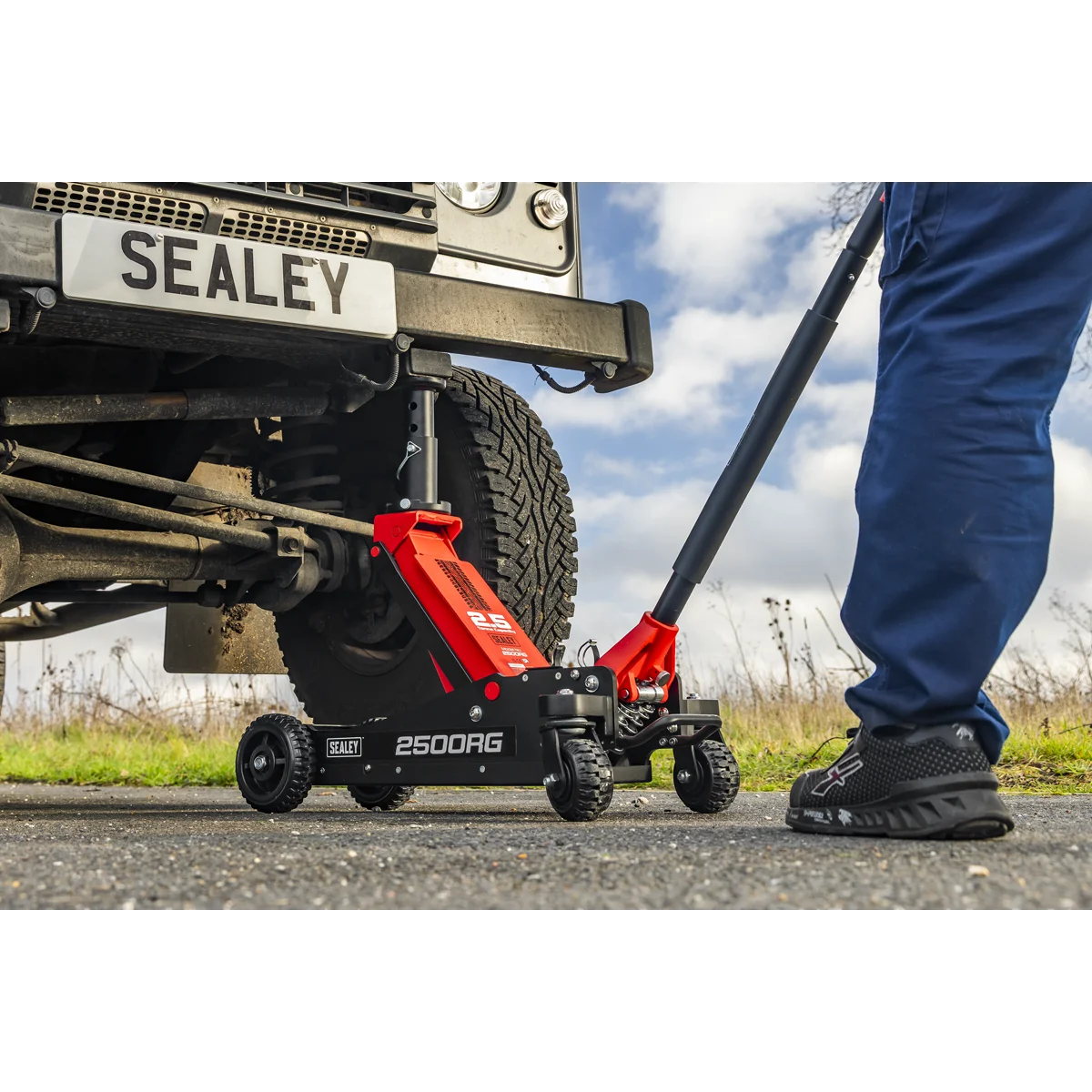 Sealey Trolley Jack 2500RG 2.5 Tonne for Off-Road Vehicles