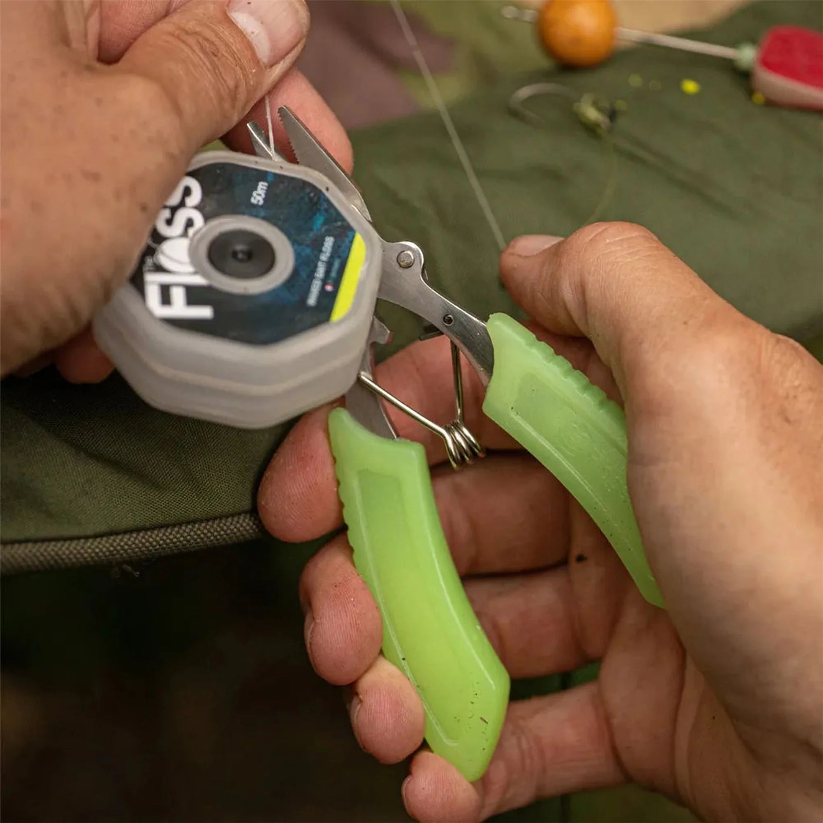 RidgeMonkey Nite Glo Heavy Duty Snips - RMT431