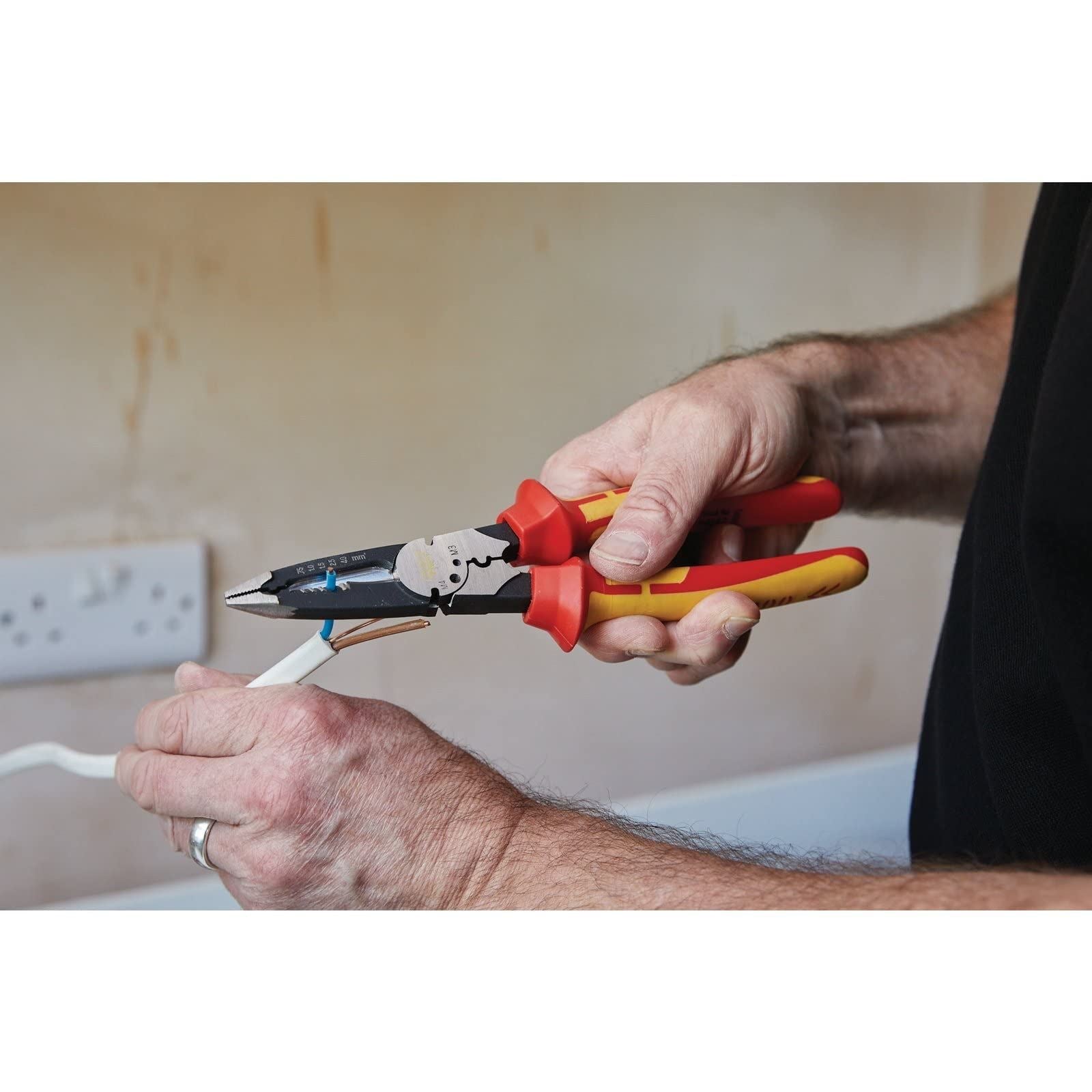 Draper XP1000 VDE Multi-Purpose Pliers, 225mm 94642