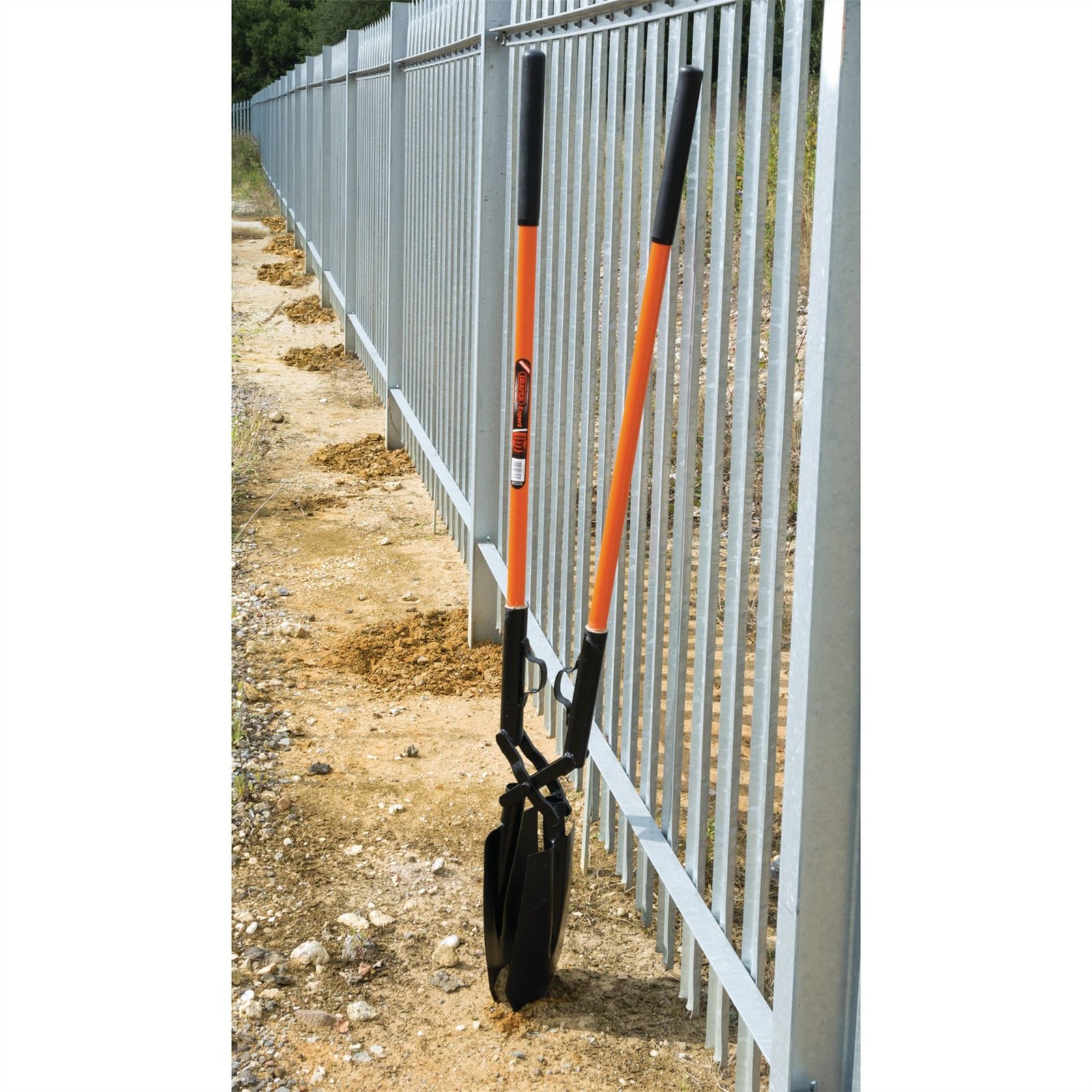 Draper Fully Insulated Post Hole Digger 17696