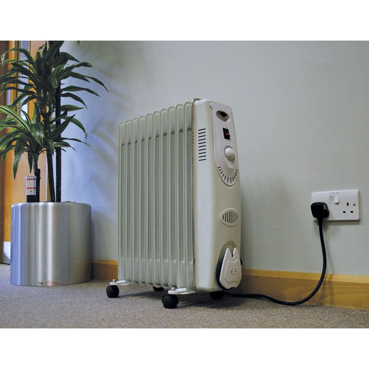 Sealey Oil-Filled Radiator 2500W/230V 11-Element RD2500