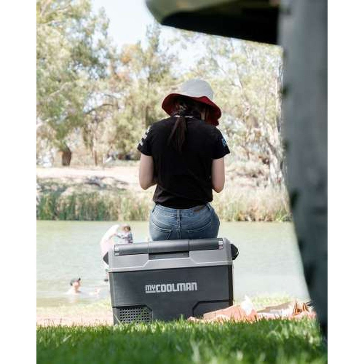 myCOOLMAN CEP47 47 L Portable Compressor Fridge/Freezer Single Zone 12/24V DC + 240V AC