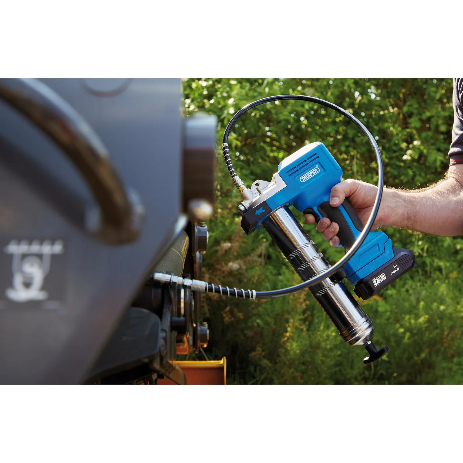 D20 20V Grease Gun Kit, 1 x 2.0Ah Battery, 1 x Charger (3 Piece) - D20GGKIT