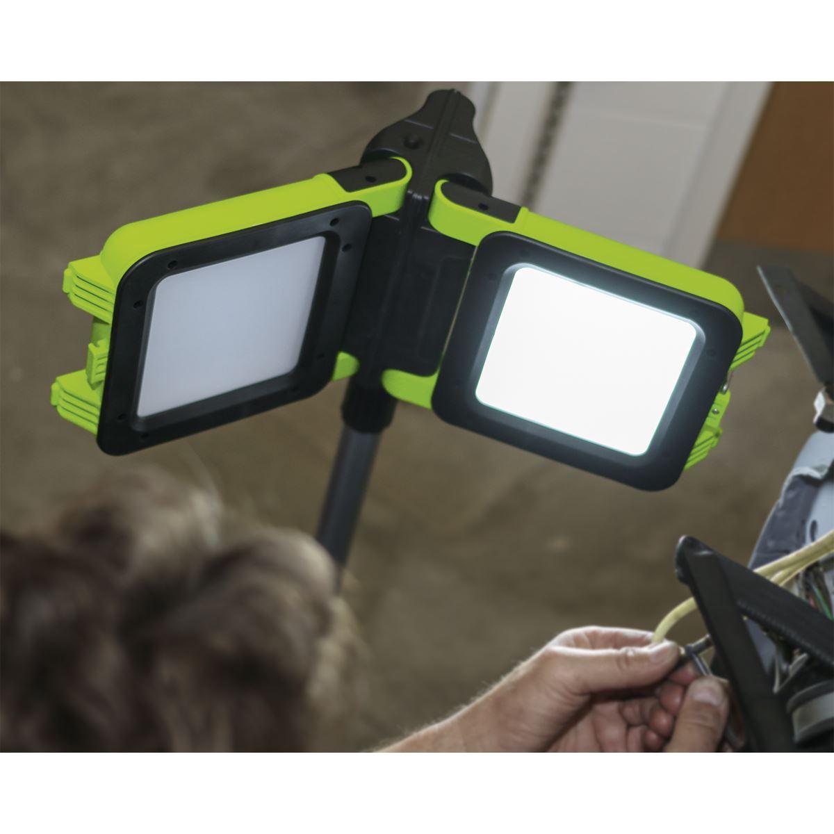 Sealey Rechargeable Floodlight 20W SMD LED Folding Case LED190T