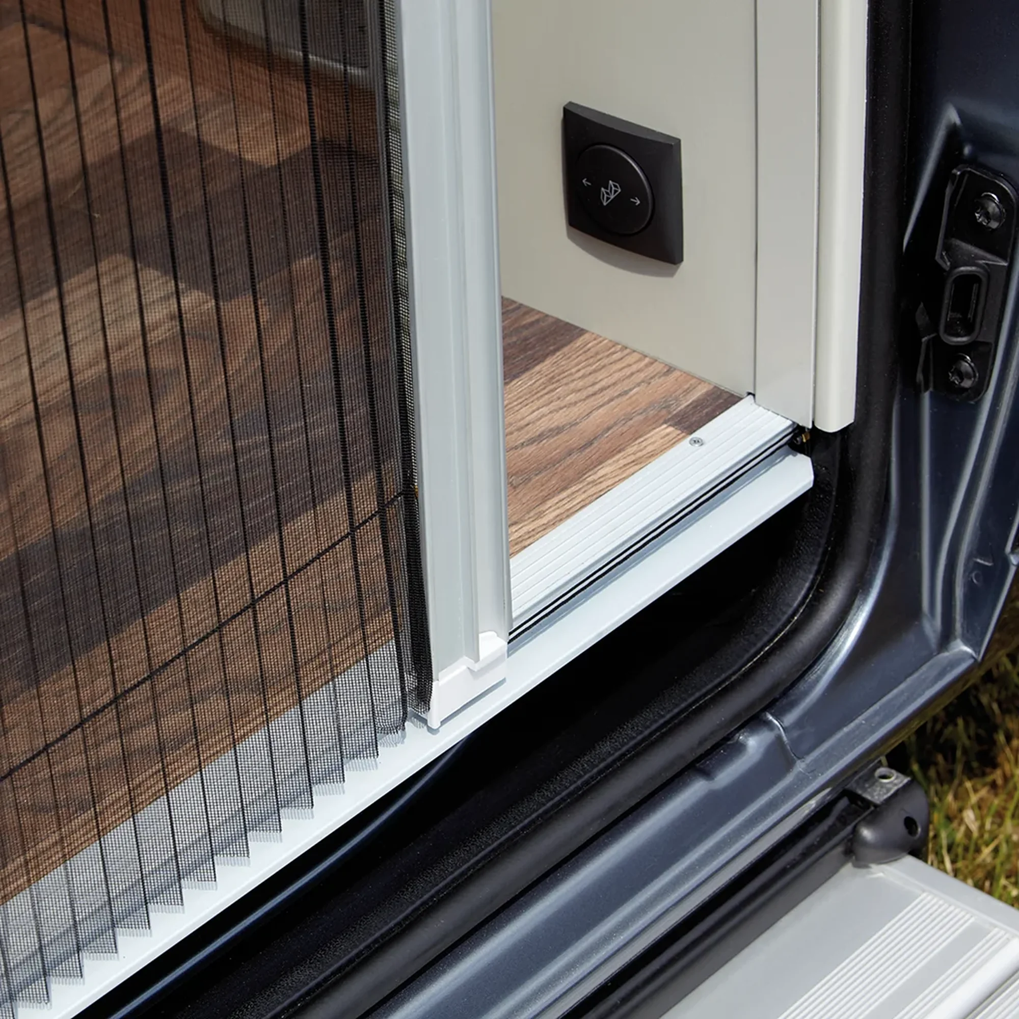 Dometic Flyscreen FT200 for Fiat Ducato Right Hand Drive