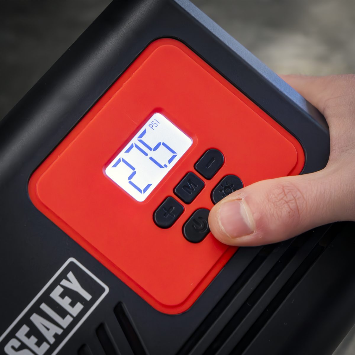 Sealey Tyre Inflator MAC12D 12V with Worklight 120psi