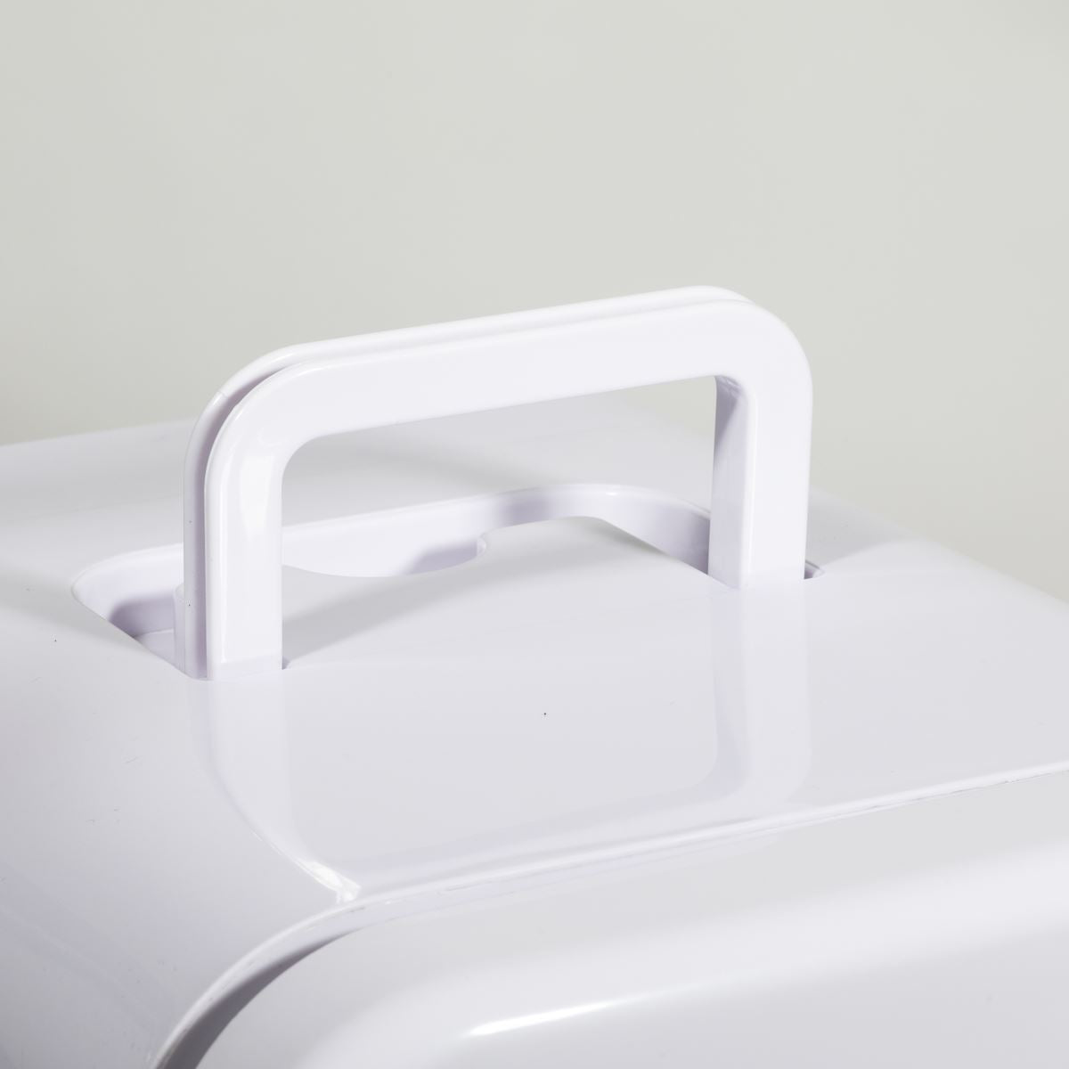 Baridi Mini Fridge/Warmer 15L Capacity 12V/230V - White DH94