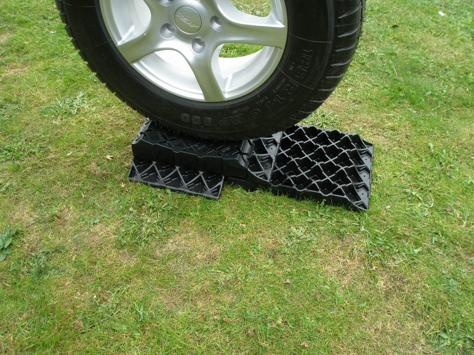 Milenco Stacka Level 6 Superior Levelling System with Tyre Saver and Carry Bag