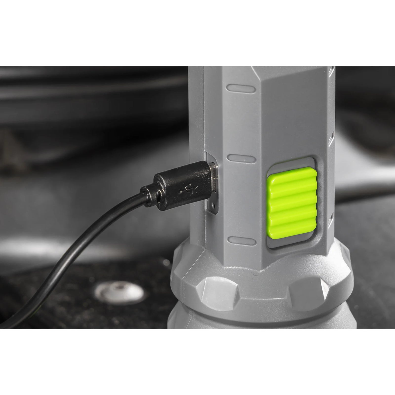 Sealey Dual Mode Hand Torch LED302 300lm 3W & 2W COB