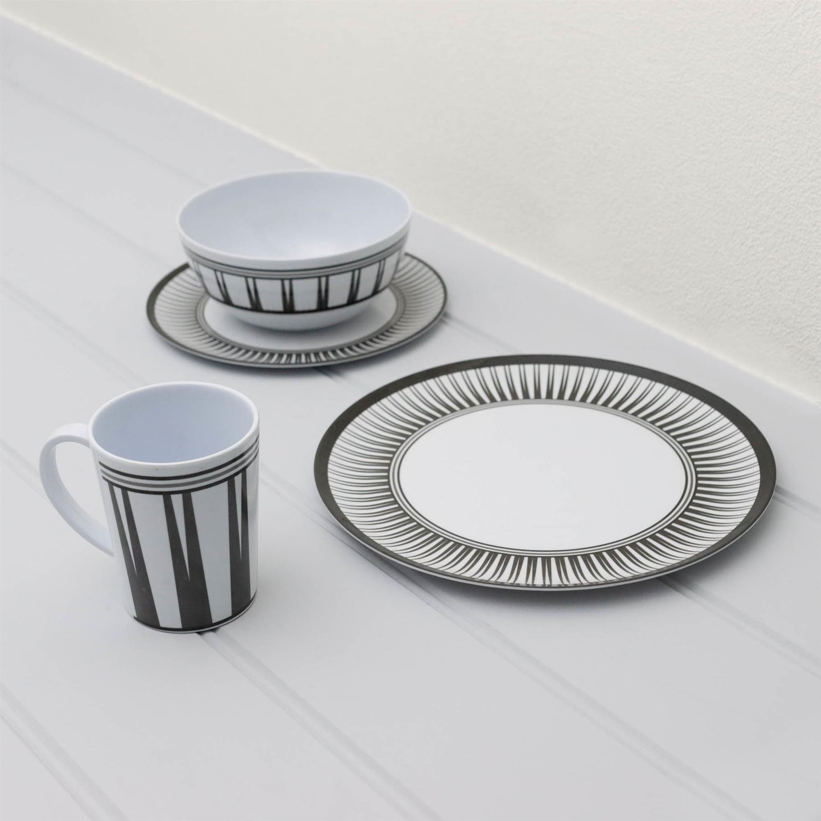 Camping Caravan Picnic Fishing Travel Melamine 16pc Dining Dinner Set - Stripe 7