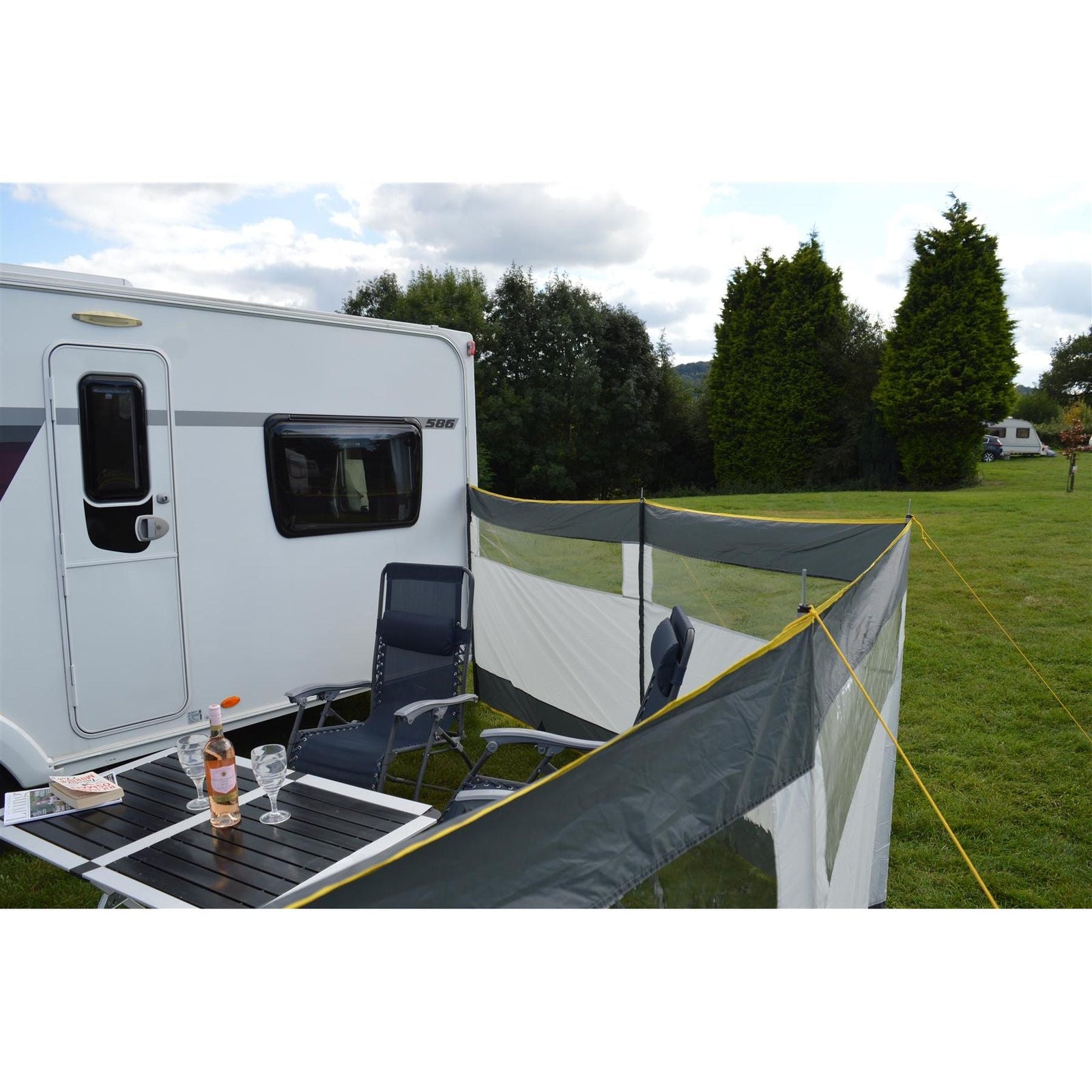 Maypole 5 Panel Steel Poled PVC Windbreak 800cm