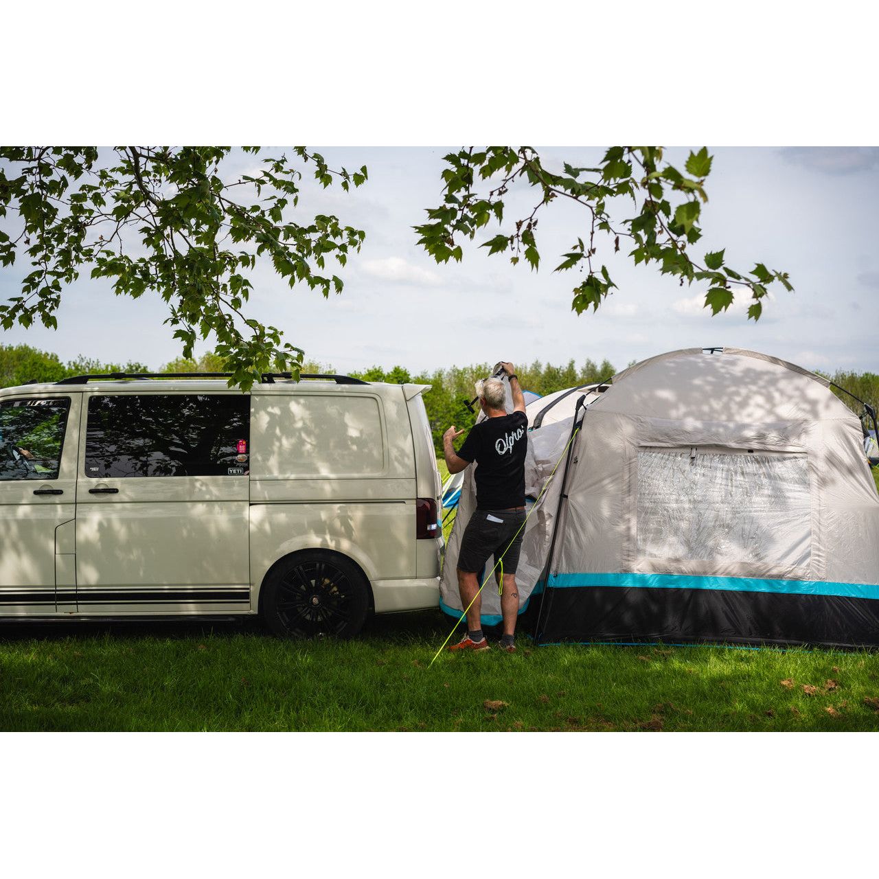 Olpro Snug Poled Tailgate Awning (steel Legs Fibreglass Roof )