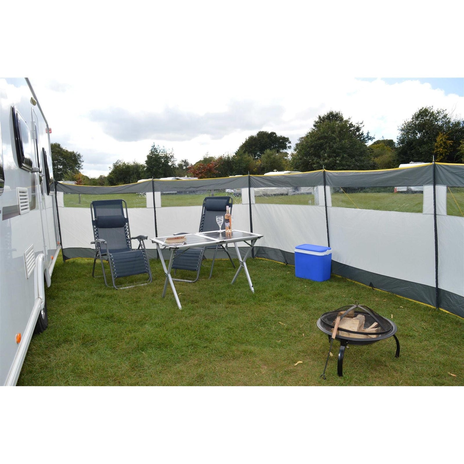 Maypole 5 Panel Steel Poled PVC Windbreak 800cm