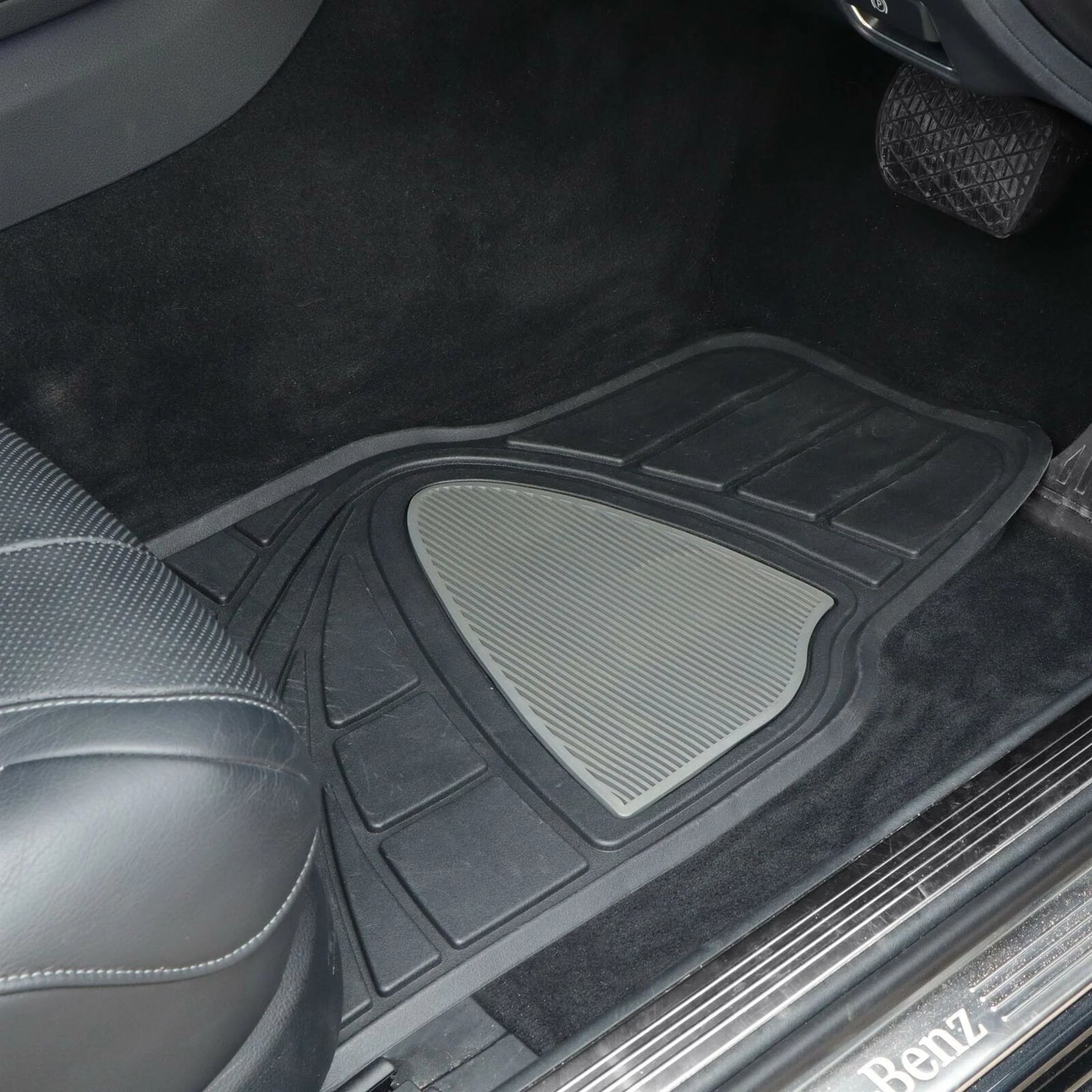 Streetwize Deluxe Celebrity Rubber Car Mat Set with Full Cross Rear - SWCM101