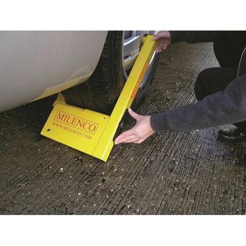 Milenco Compact Wheel Clamp with Storage Bag