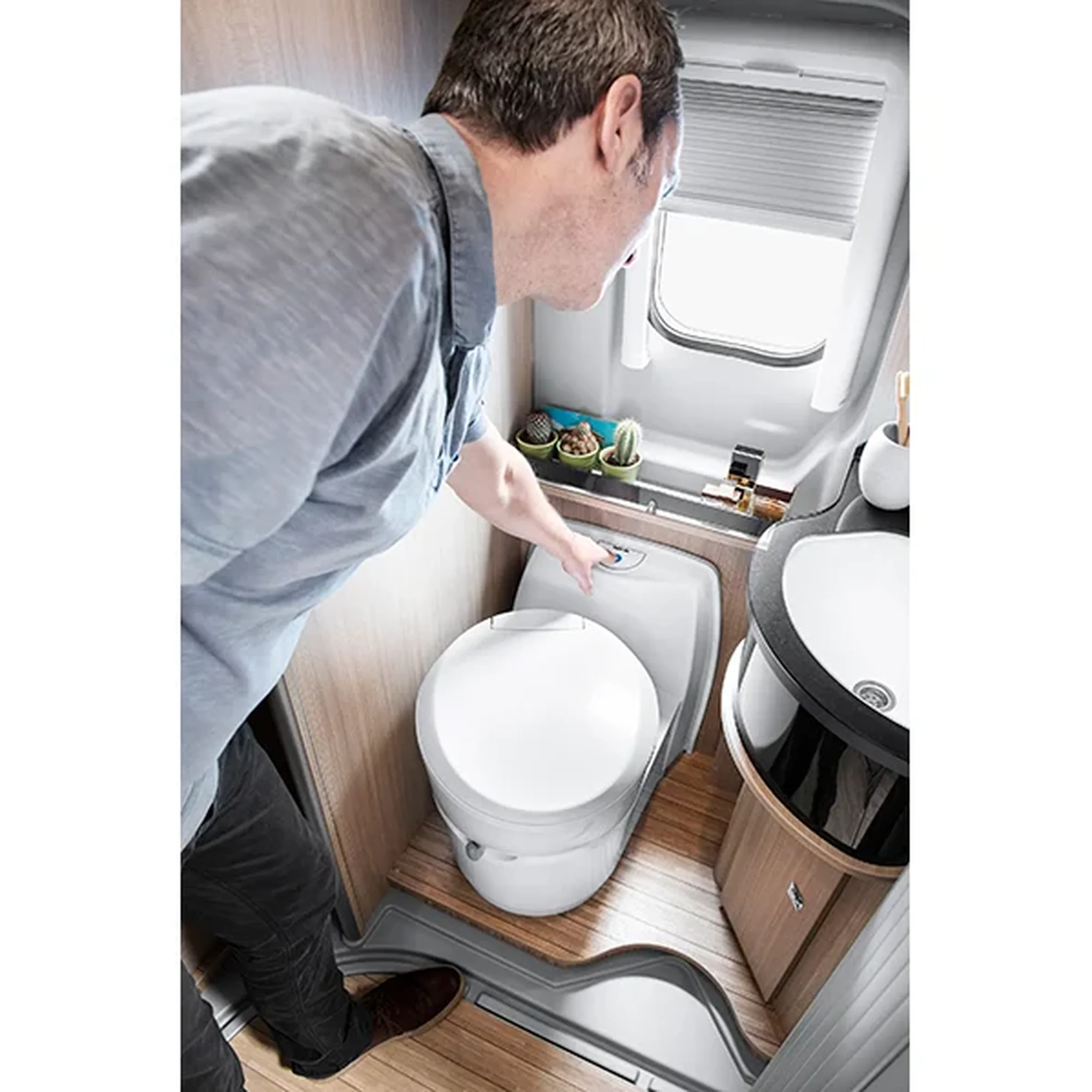 Thetford Cassette Toilet C220CS 18L Electric Flush