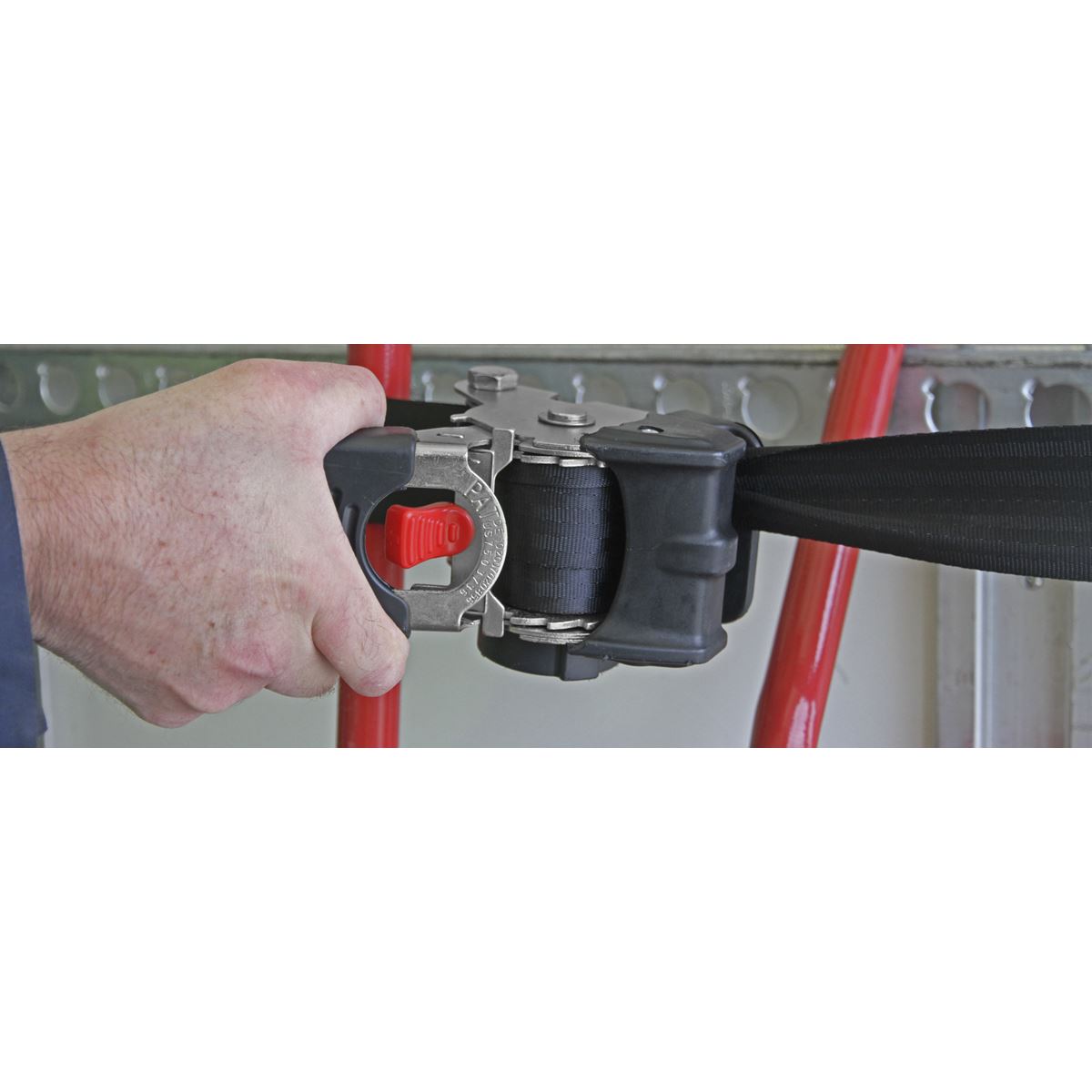 Sealey ATD50301 1500kg Auto Retractable Ratchet Tie Down Strap 50mm x 3m + Hooks